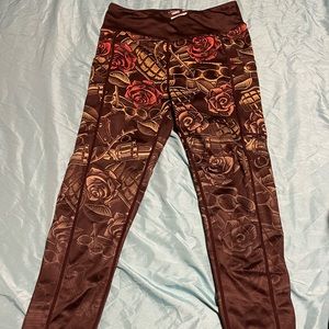 CVG DTK dressed to kill capris xsmall